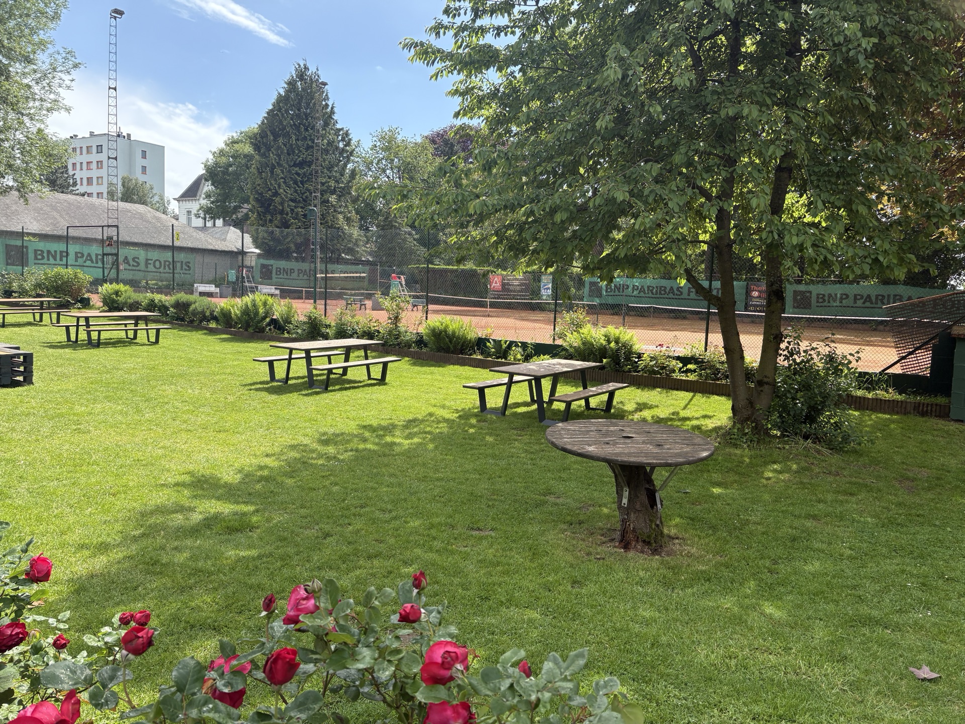 Club H — terrasse et courts